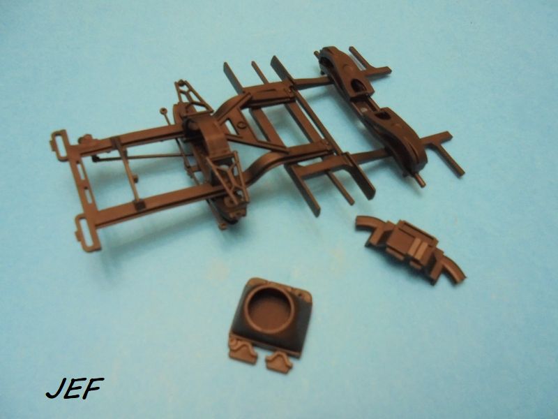 1/24 RENAULT ESTAFETTE KINDER Surélevée, et raccourcie HELLER - Page 2 Kin_0311