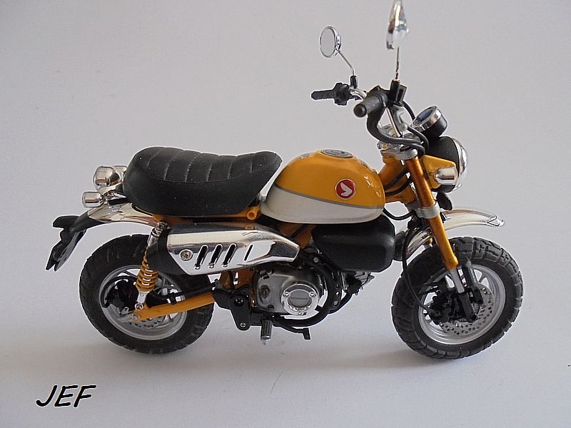 *1/12 HONDA MONKEY 125 TAMIYA - Page 2 Mon_0822