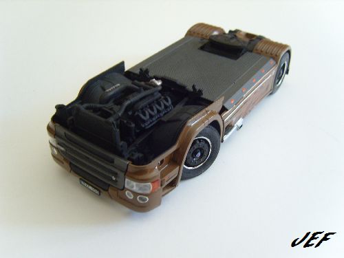 * 1/24 SCANIA R730 BLACK AMBER ITALERI Réf 3897 - Page 2 Sca_0519