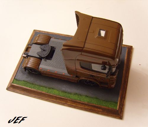 * 1/24 SCANIA R730 BLACK AMBER ITALERI Réf 3897 - Page 3 Sca_0813