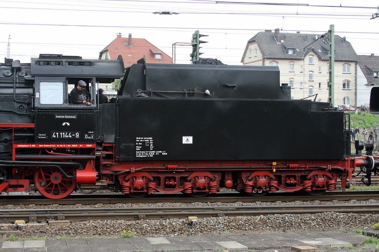 [ITALERI] Locomotive BR 41 1/87ème Réf 8701 - Page 3 Schich10