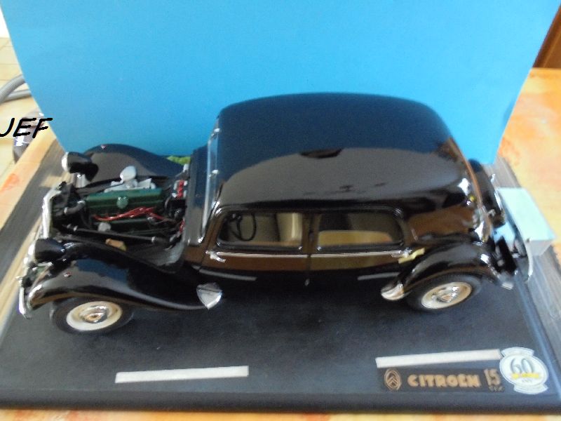 1/8 CITROËN TRACTION AVANT 15/6 HELLER Réf 80799 - Page 18 Trac_839