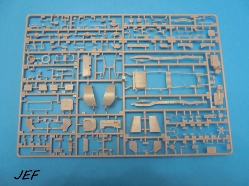 1/35 DODGE WC51 ZVEZDA Wc51_022