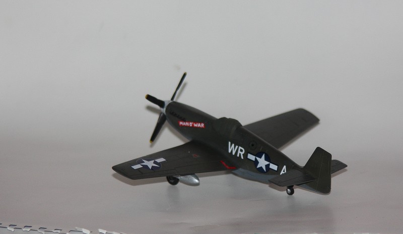 [ACADEMY & HOBBY 2000] NORTH AMERICAN P 51 B/C MUSTANG Réf 12464 & 72024 Img_0939