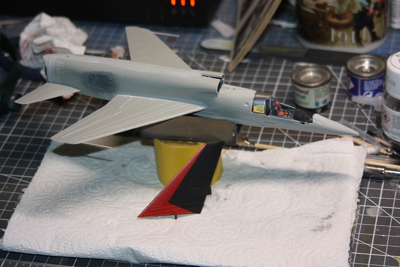 North American F-107A ULTRA SABRE au 1/72 TRUMPETER - Page 2 Img_1437