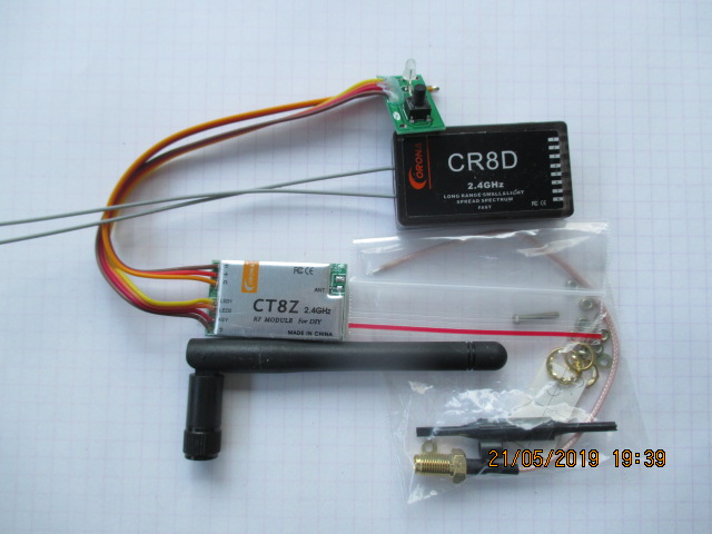 Electrobidouille 5 : Transformer une radio Futaba en 2.4GHz Img_1351