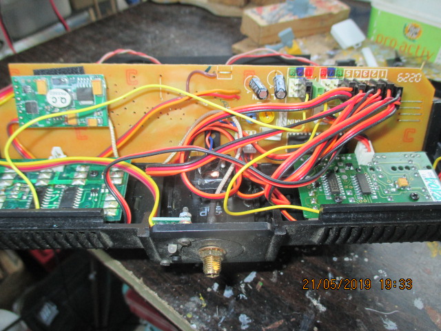 Electrobidouille 5 : Transformer une radio Futaba en 2.4GHz Img_1357