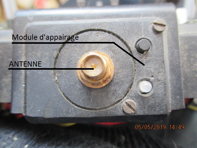 Electrobidouille 5 : Transformer une radio Futaba en 2.4GHz Img_1359