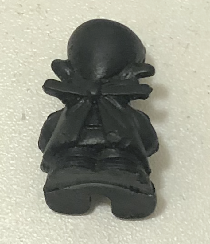 Petite figurine noire 210
