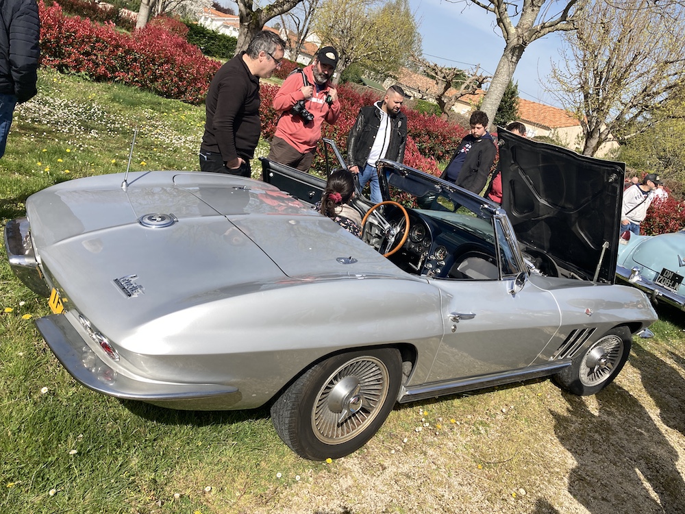 Tidiouf et sa belle Corvette C6 C210