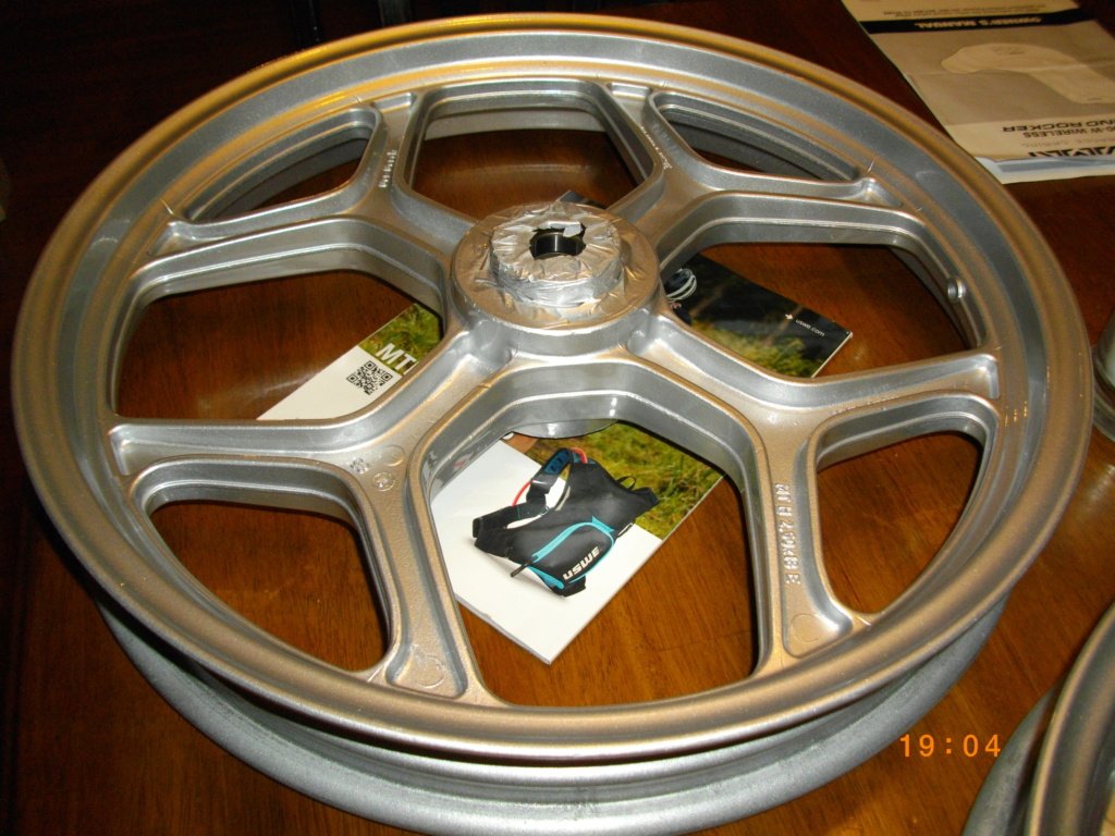 Refurbishing wheels Imgp4115