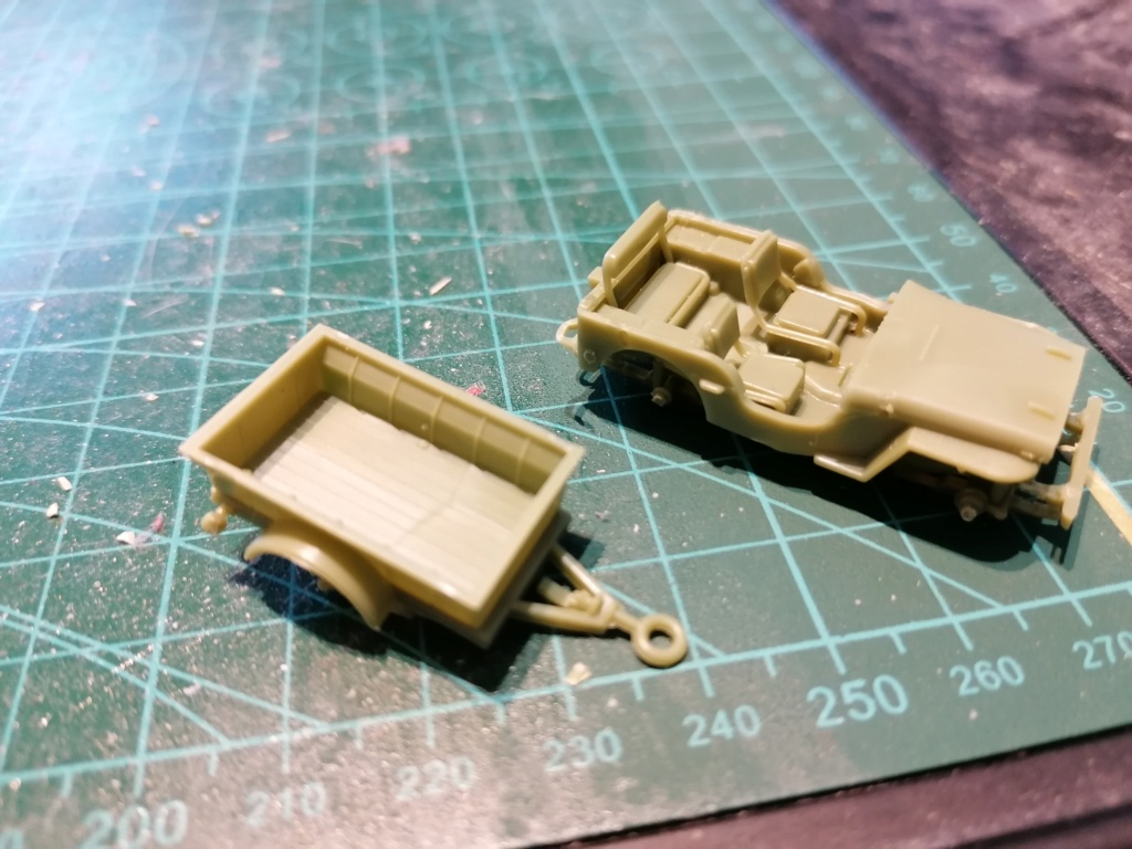 P40N Hobby Bos 1/72 et Jeep Heller Img_2042