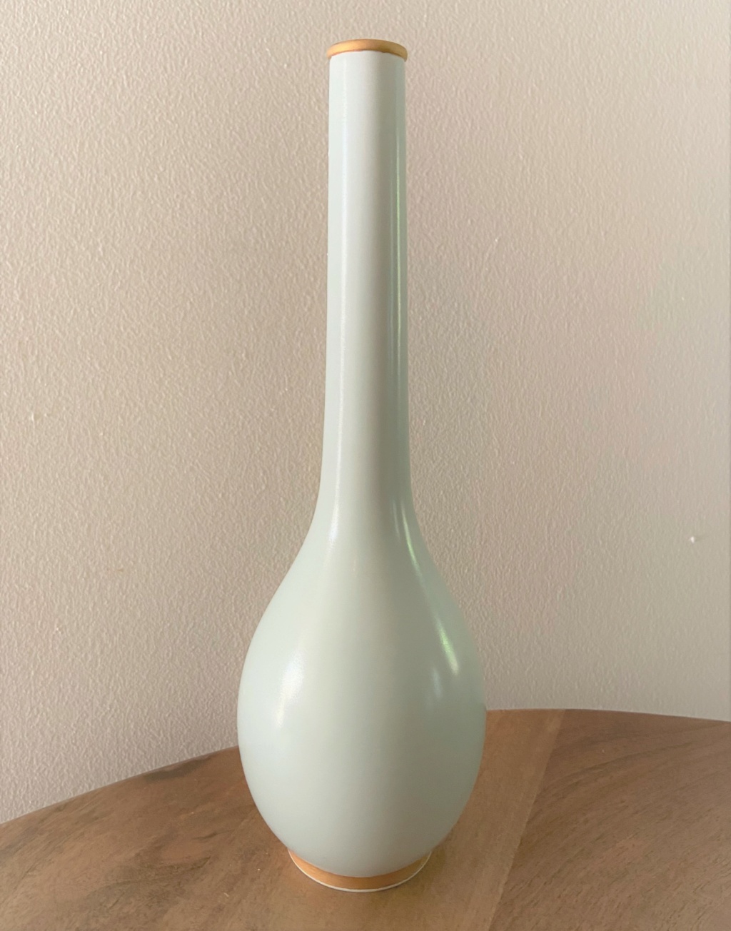 Lovely Pale Celadon Vase, Japanese celadon pottery Img_0015