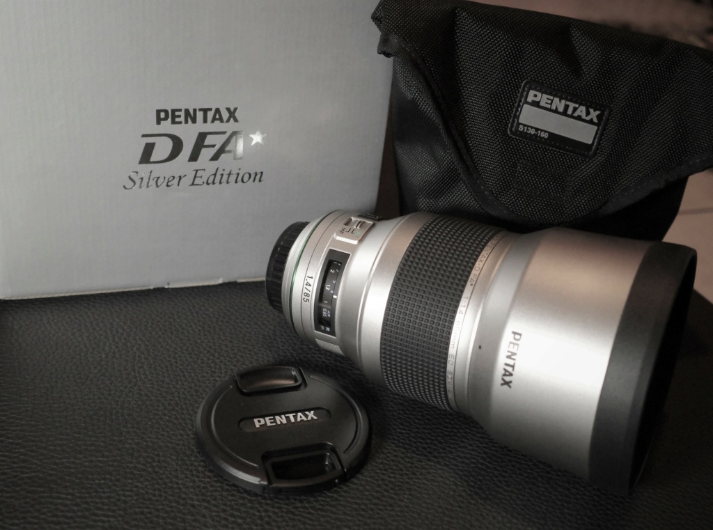 [VENDU] Objectif HD PENTAX-D FA* 85mm F1.4 SDM - Silver Ltd. Edition R0000513