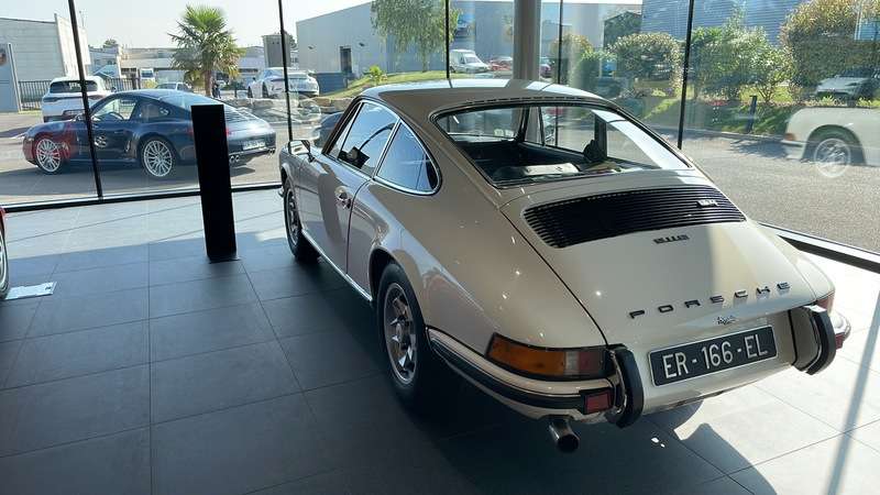 porsche - Centre Porsche à Poitiers "Garage BOURGOIN" Uyb12a11