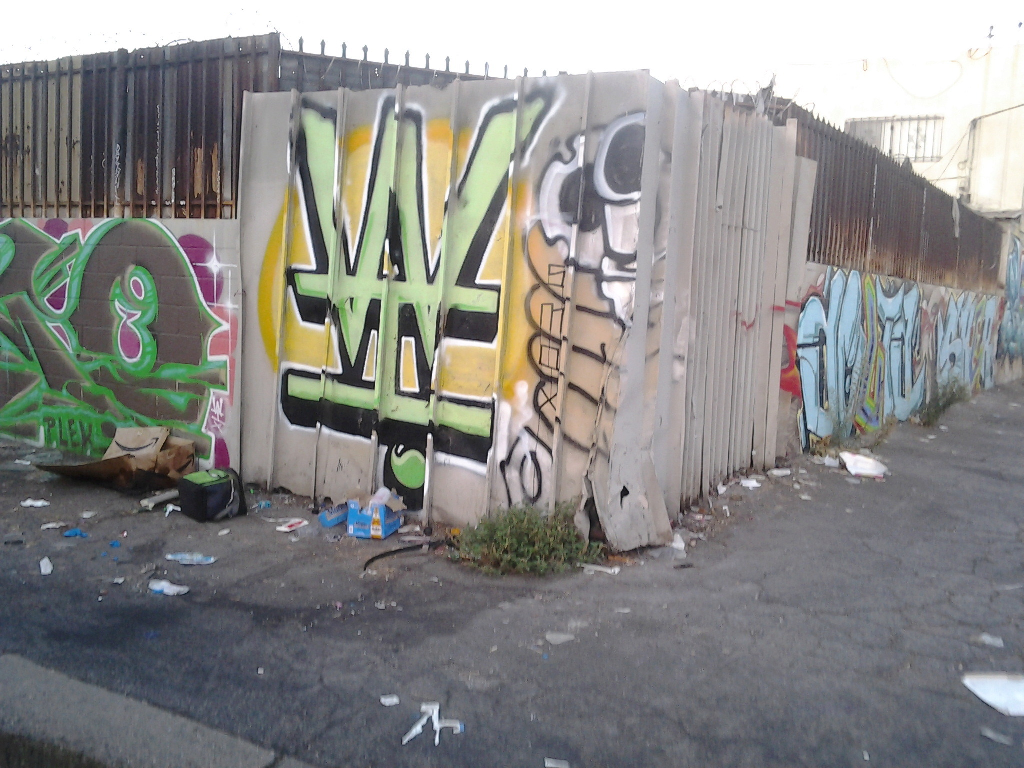 Compton - Compton c.a. ( graffiti murals ) 2021-028