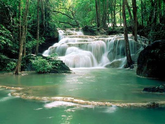 Ces eaux minrales qui nous veulent du bien Cascad10