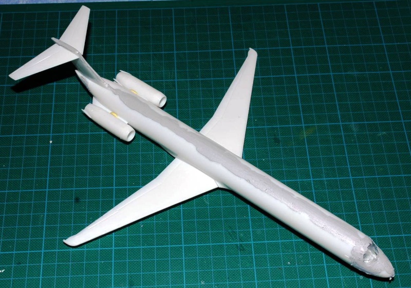 MD-80 Reno-Air  Minicraft 1/144 Dsc_8218