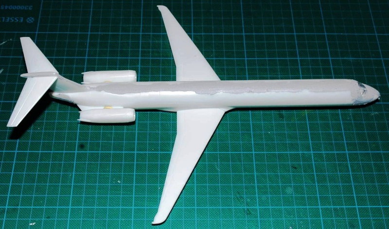 MD-80 Reno-Air  Minicraft 1/144 Dsc_8219