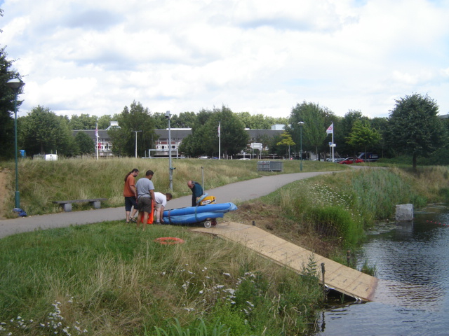 8eme course de baignoire sur le canal de l' Ourthe à Liège Baigno14