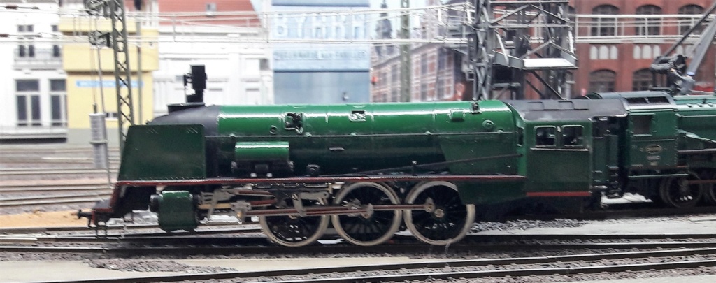 Construction d'un kit DJH de locomotive SNCB type 1.002 - Page 8 Embiel10