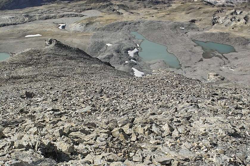 Les lacs de la Leisse et l'arête du Génépy Epaule10