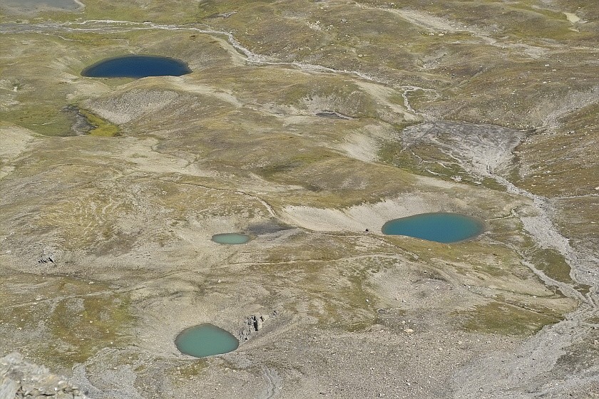 Les lacs de la Leisse et l'arête du Génépy Lacs_c10