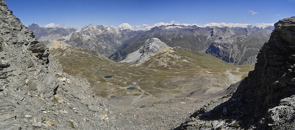 Les lacs de la Leisse et l'arête du Génépy Panoco12