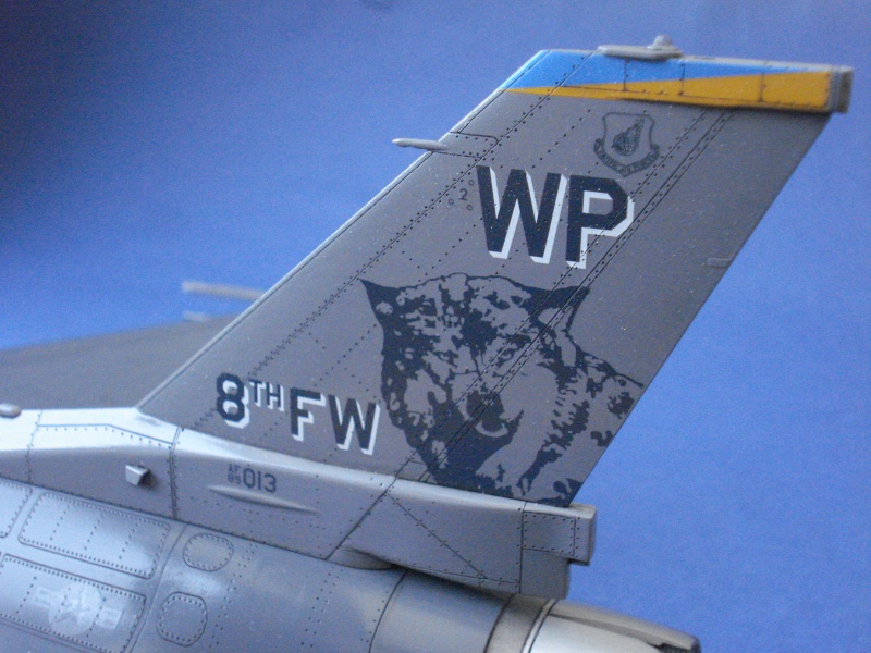 [Academy] F16C Fighting Falcon  1/32 - Page 3 Dsc03614