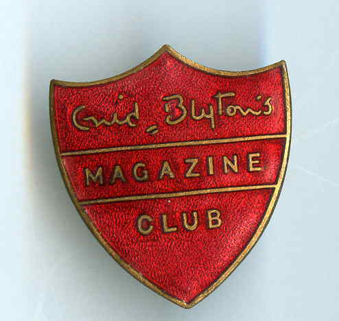 Premières illustrations du club des cinq - Page 3 Badge_10