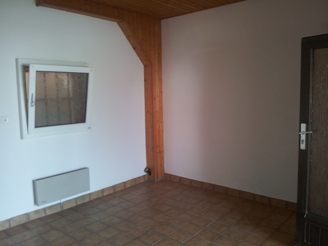 Appartement complet à aménager, avec terrasse! Moderniser cuisine et SDB. 2013-010