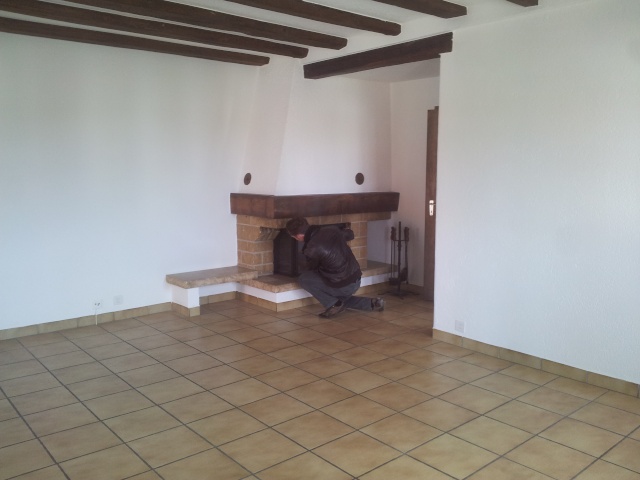 Appartement complet à aménager, avec terrasse! Moderniser cuisine et SDB. 2013-013