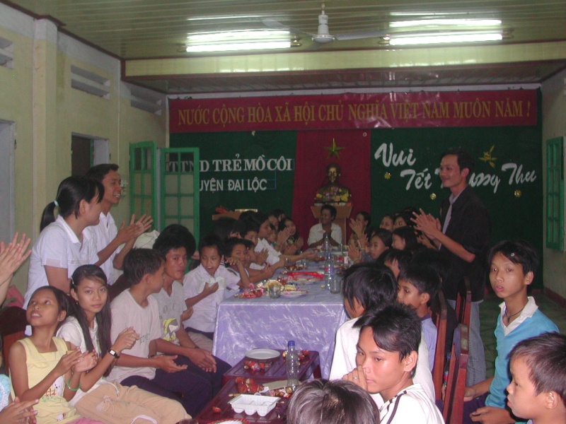 Thăm trung tâm trẻ mồ côi huyện ĐẠi Lộc Dscn2411