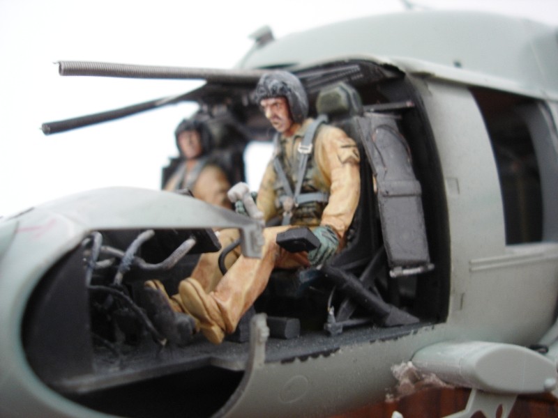 ACADEMY 1/35 AH-60 L Blackhawk DAP - Dio Afghanistan - - Page 4 Dsc03511