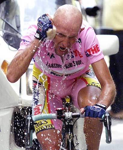 UN UOMO SOLO AL COMANDO...E' IL PIRATA MARCO PANTANI! - Pagina 2 Pantan10