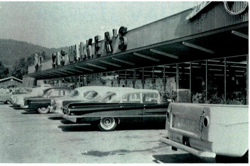 Old Gas Stations, Hotels and Car Hop Pics - Page 17 94435910