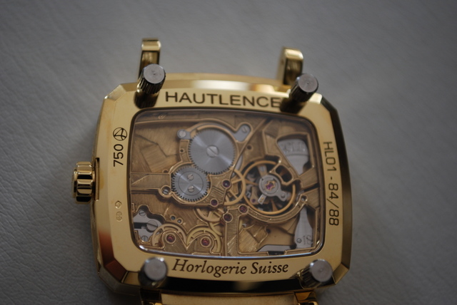 Hautlence - un beau calibre Dsc00411