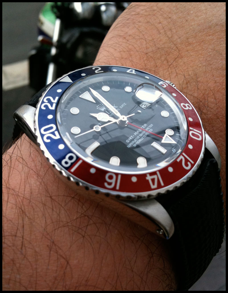 Et la montre du vendredi alors !! Gmt410