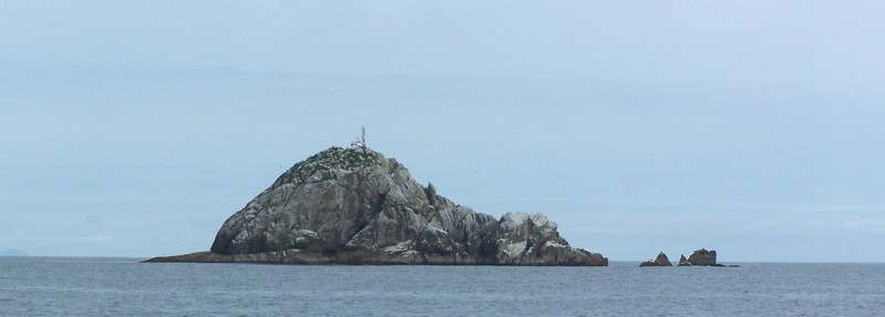 Island stones Island12