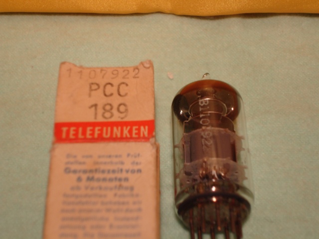 Telefunken PCC189 tube (NOS) Dsc04024