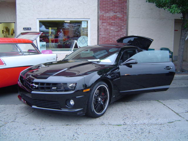 someone in my town already got a new camaro - Page 2 Dsc00314
