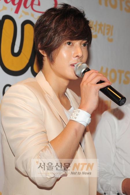 kim hyun joong fine tunes before date 00000021