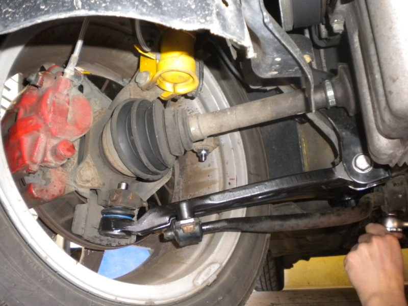 [tuto] changement triangle de suspension rotules de directions et ...