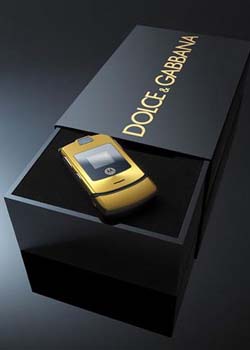Dolce & Gabbana to Sell Gold Motorola RAZR V3i C905a76