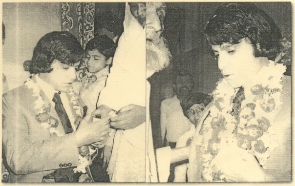 Al- Haaj Siddiq Ismail with his parents paying respect to them at his wedding occassion. 5280_212