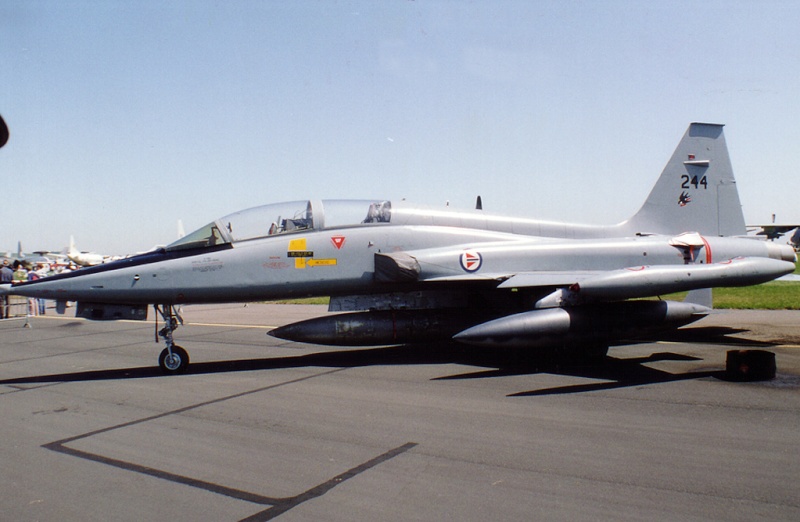 Boscombe Down 1992 - Extra pics added 12/09/09!!! 13069237