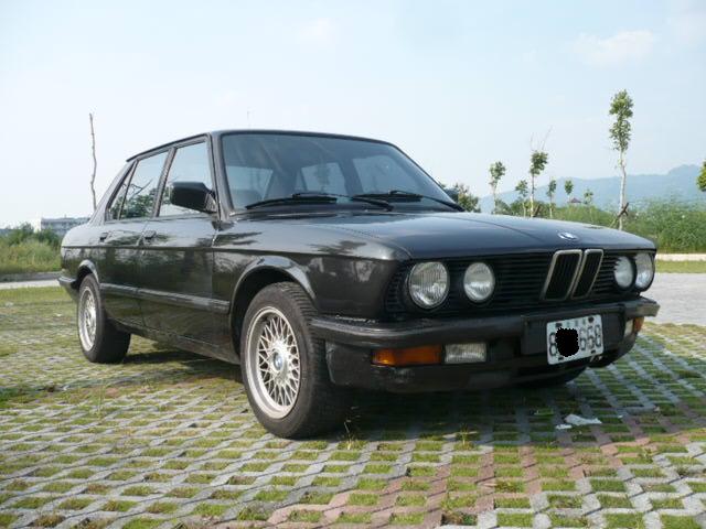 售 BMW E28 劈歷5號 520自排天窗版 P1100210