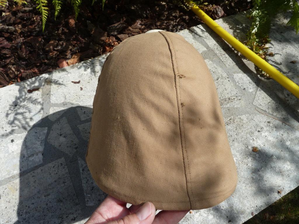 Casque pain de sucre blanc avec son couvre casque sable P1130216