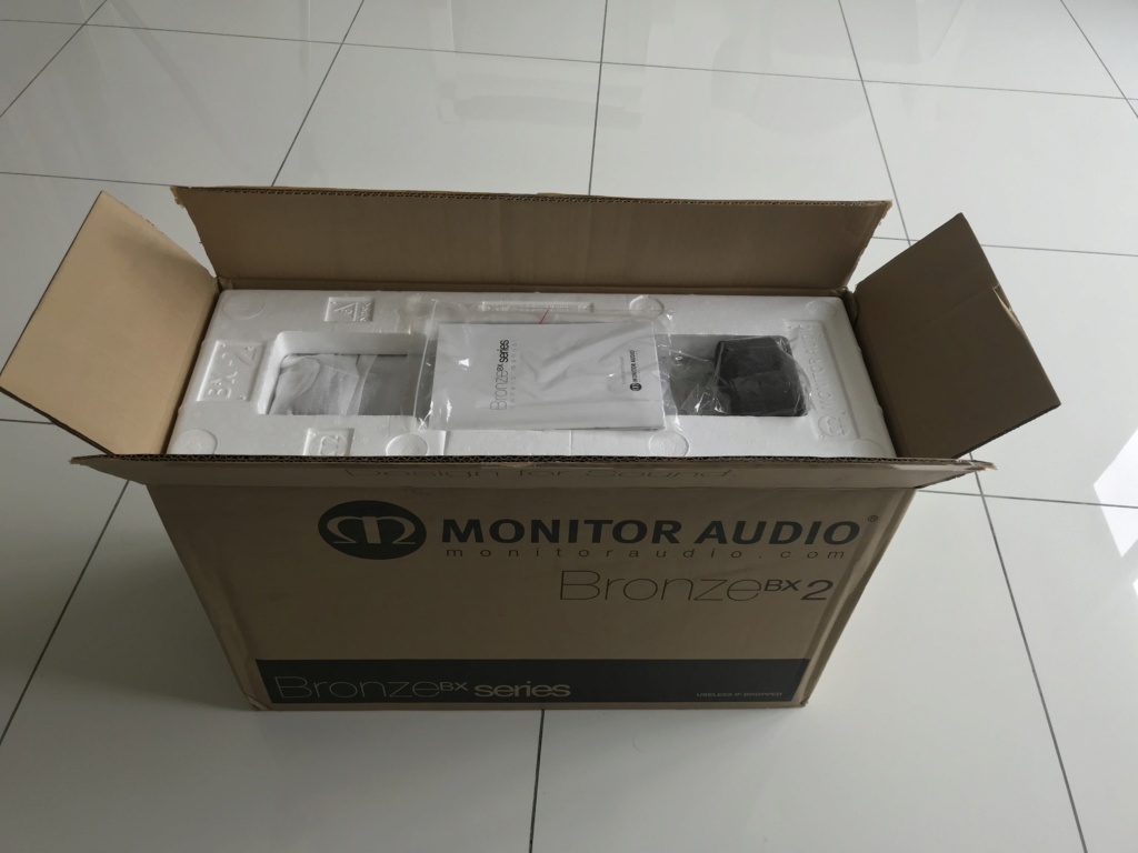 Monitor Audio Bronze BX2 (Walnut) in Mint Condition Monito13