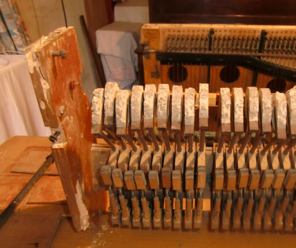 Harmonicorde et antiphonel Debain de 1863 Cimg4711